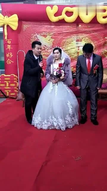 司仪给新娘爆料视频,现场笑翻全场！